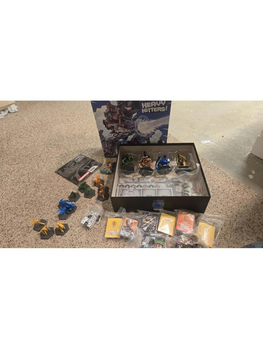 Giant Killer Robots GKR Heavy Hitters Board Game Weta Workshop King Wolf Edition